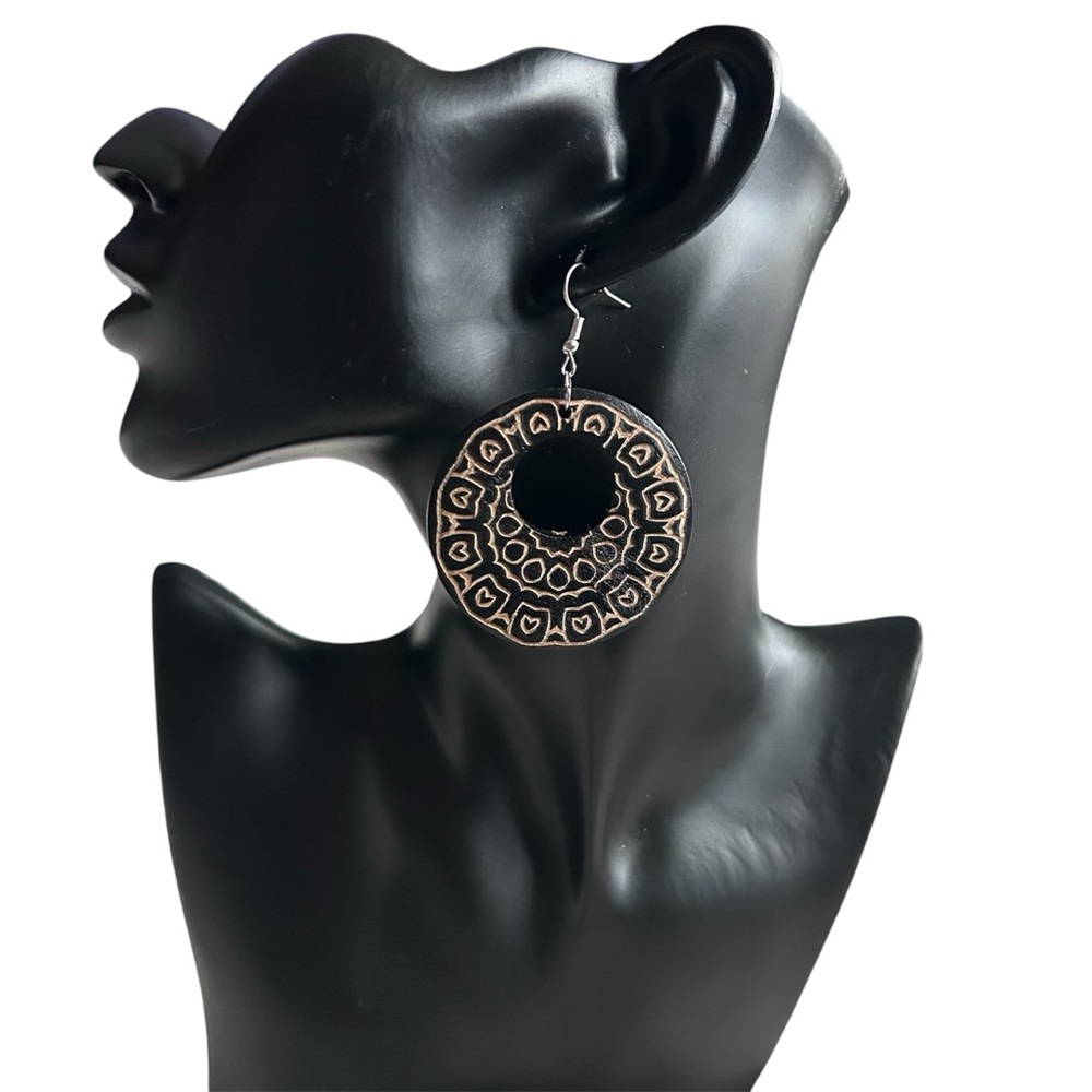 Elegant Black and Gold Hoop Earrings